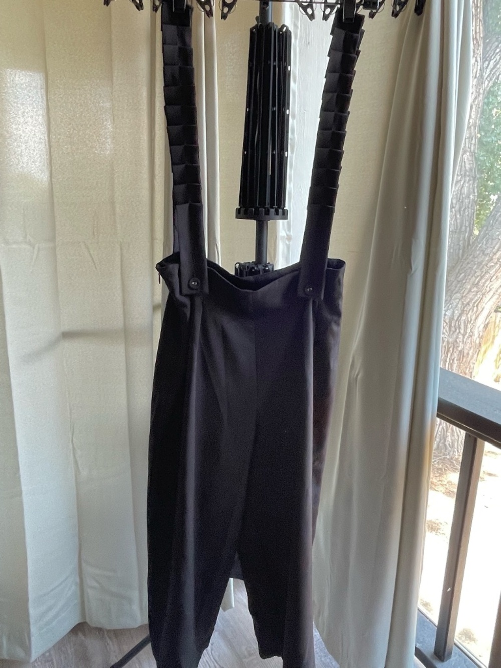 Designer High-Waist Wide-Leg Suspender Trousers Pleated Strap Architectural Brow - Picture 3 of 8